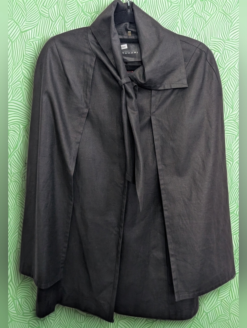 3/$50 Tahari Women's Black Belle Bowdetail Cape.